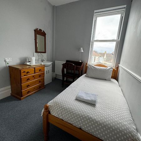 The Elms Guest House Bristol Filton Екстериор снимка