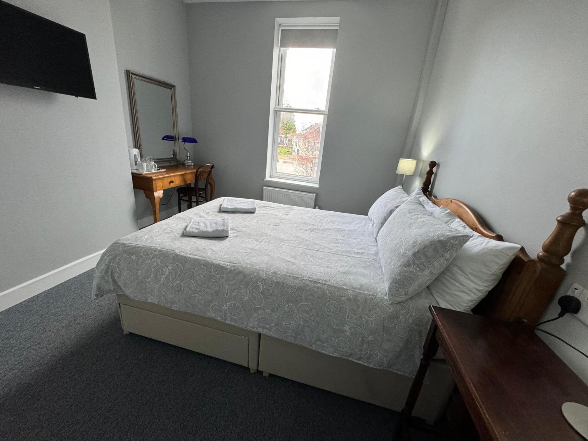 The Elms Guest House Bristol Filton Екстериор снимка