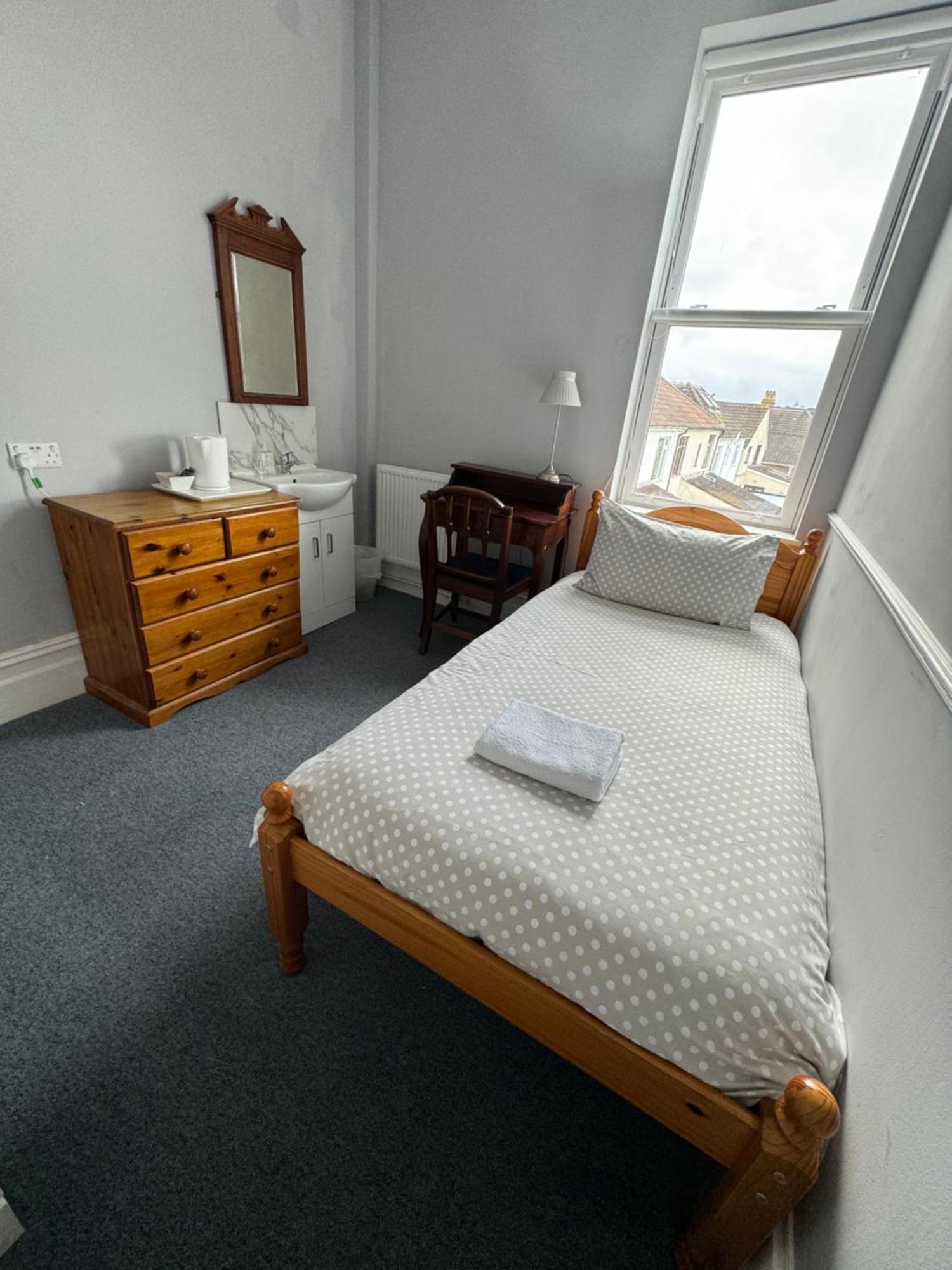 The Elms Guest House Bristol Filton Екстериор снимка