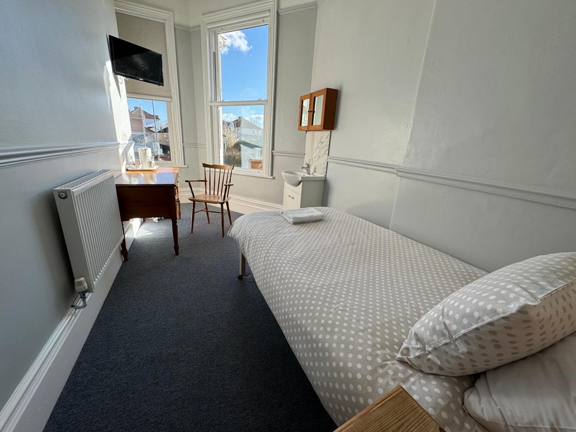 The Elms Guest House Bristol Filton Екстериор снимка