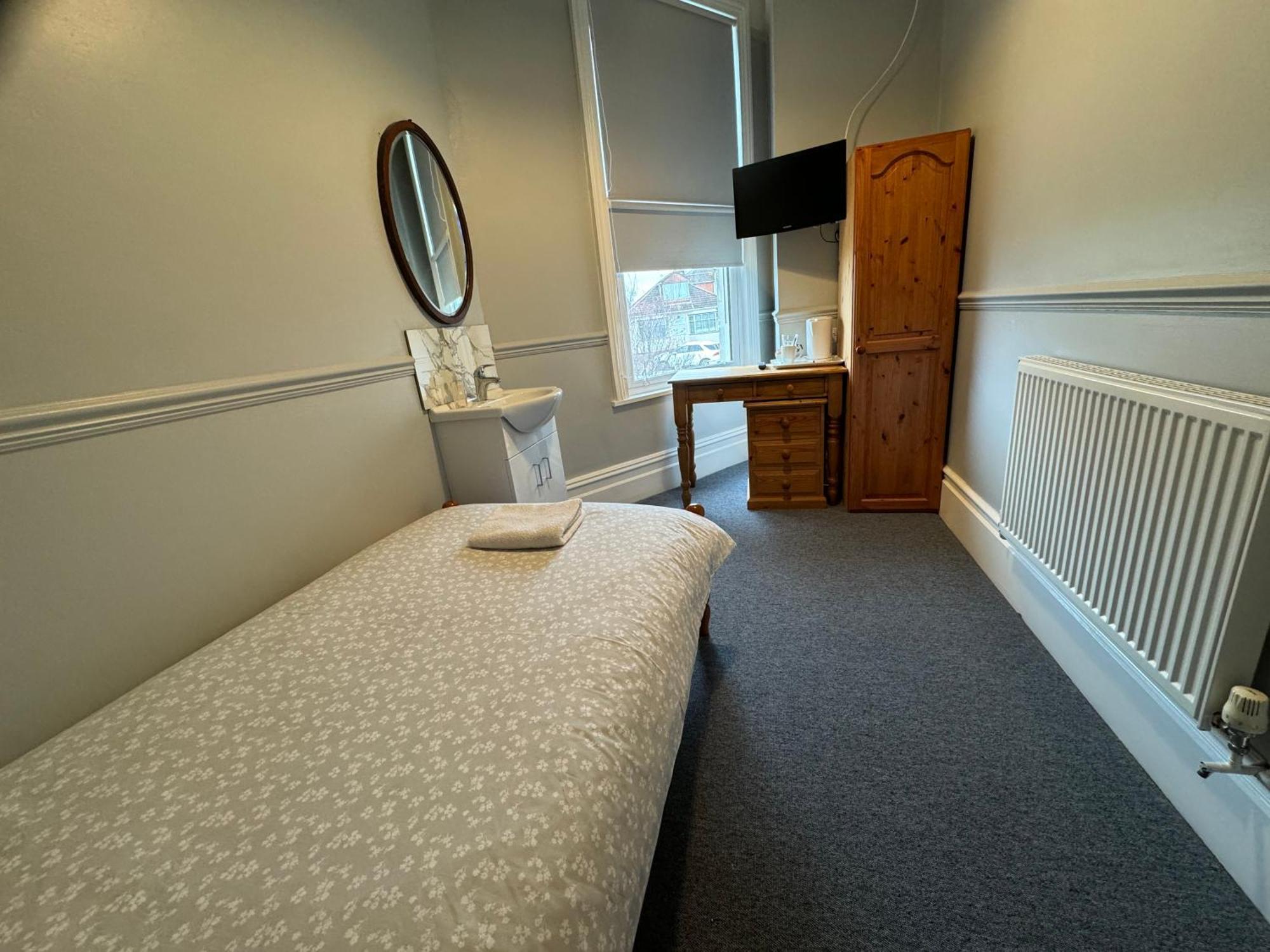 The Elms Guest House Bristol Filton Екстериор снимка