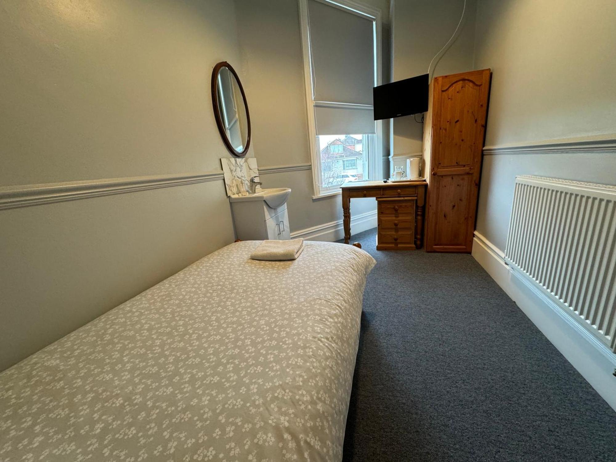The Elms Guest House Bristol Filton Екстериор снимка
